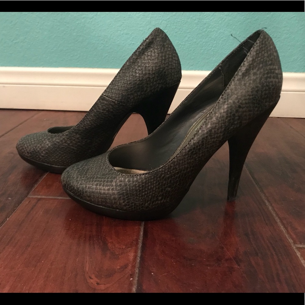 Snakeskin brown heels size 7